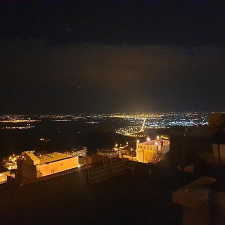Mardin Tarihi Ulu Cami Yani, Tarihi Konak Luaran gambar