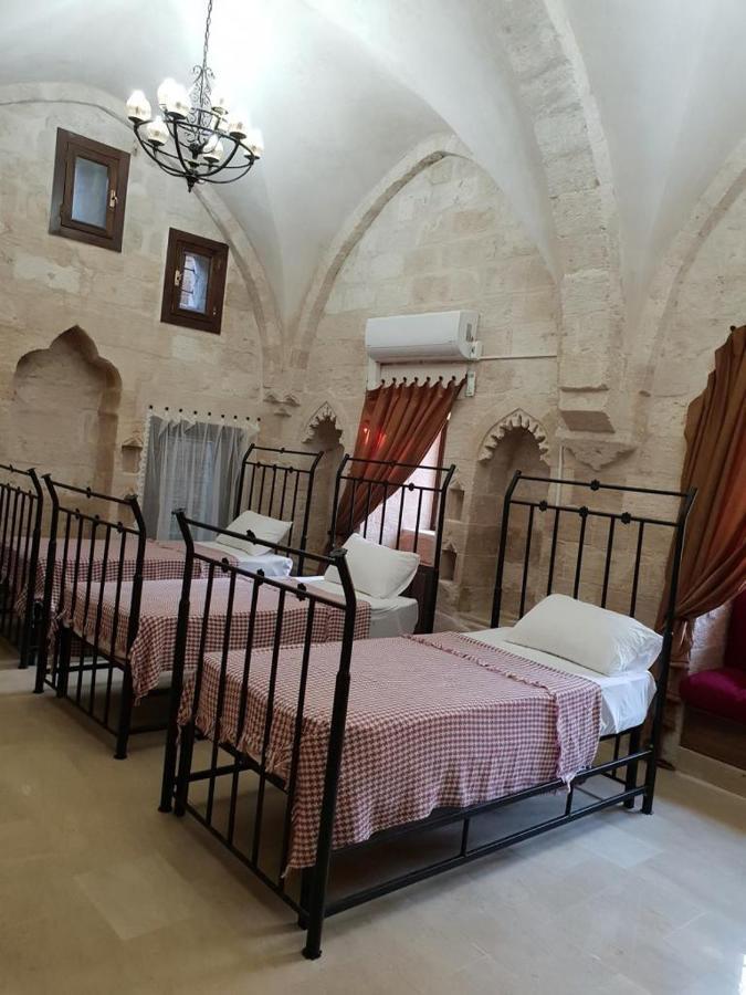 Mardin Tarihi Ulu Cami Yani, Tarihi Konak Luaran gambar