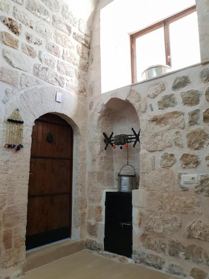 Mardin Tarihi Ulu Cami Yani, Tarihi Konak Luaran gambar
