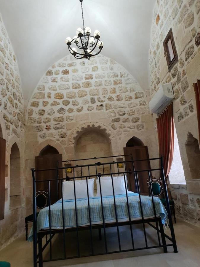 Mardin Tarihi Ulu Cami Yani, Tarihi Konak Luaran gambar