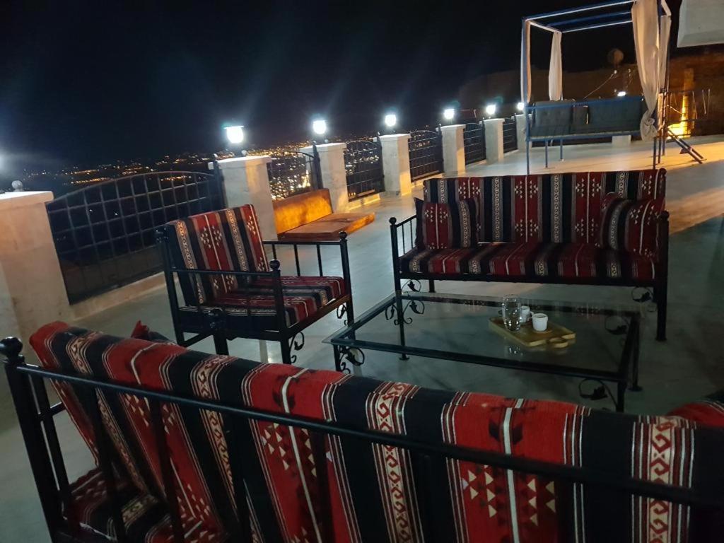 Mardin Tarihi Ulu Cami Yani, Tarihi Konak Luaran gambar